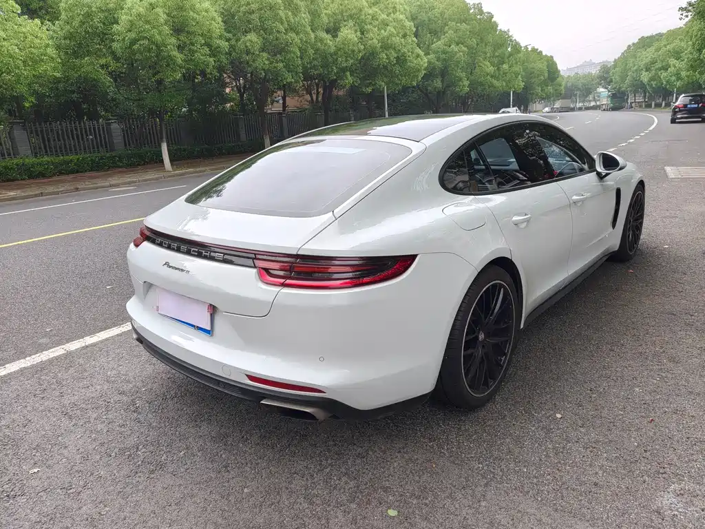 Porsche Panamera 2018 — фото 9