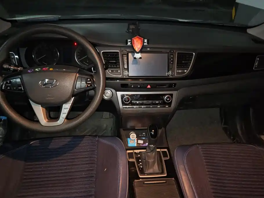 Hyundai Mistra 2015 — фото 12