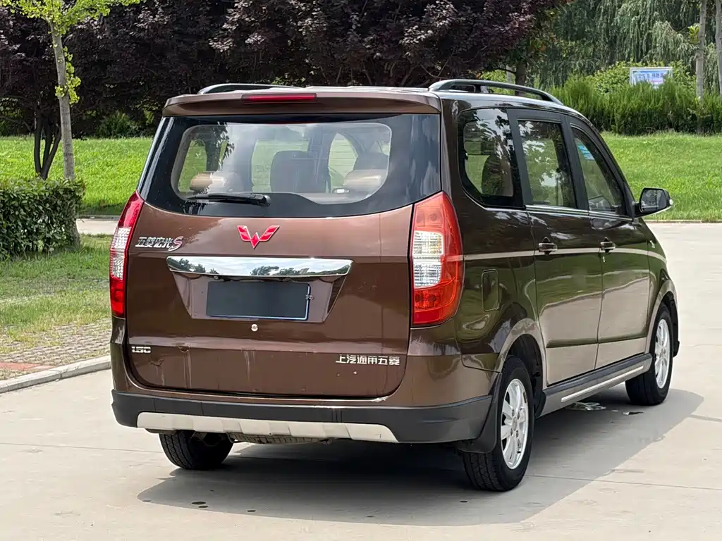 Wuling Hongguang 2015 — фото 13