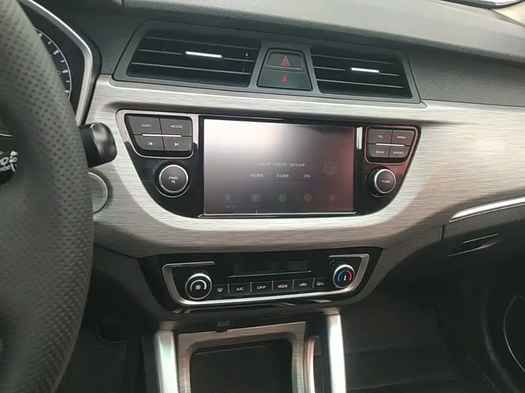 Geely Vision X3 2018 — фото 13