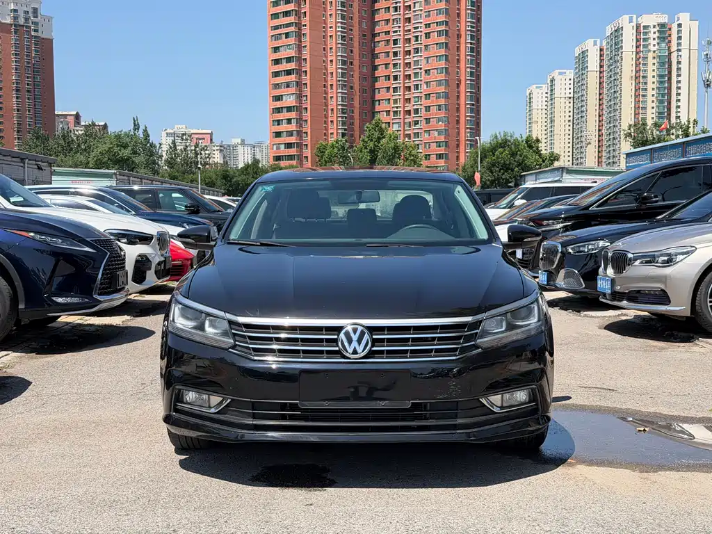 Volkswagen Passat 2018 — фото 2