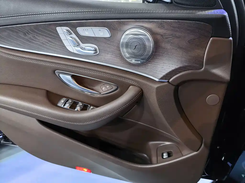 Mercedes-Benz E-Class 2021 — фото 14