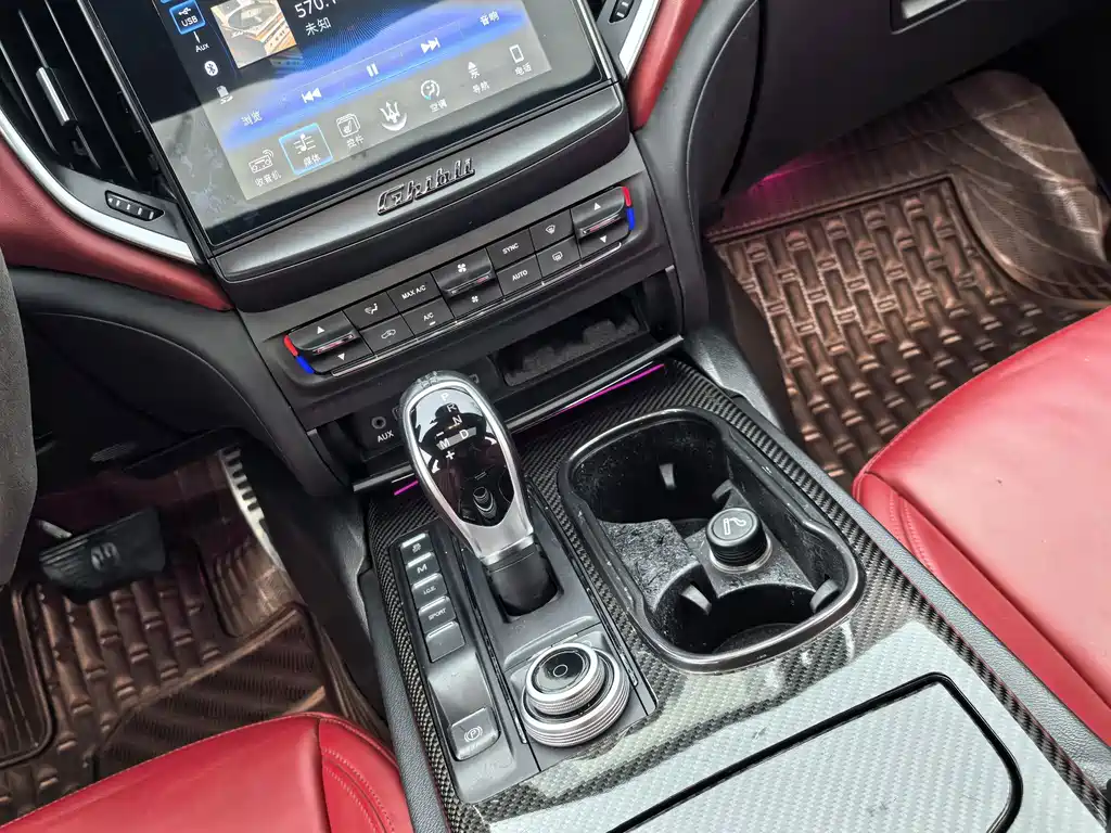 Maserati Ghibli 2017 — фото 12