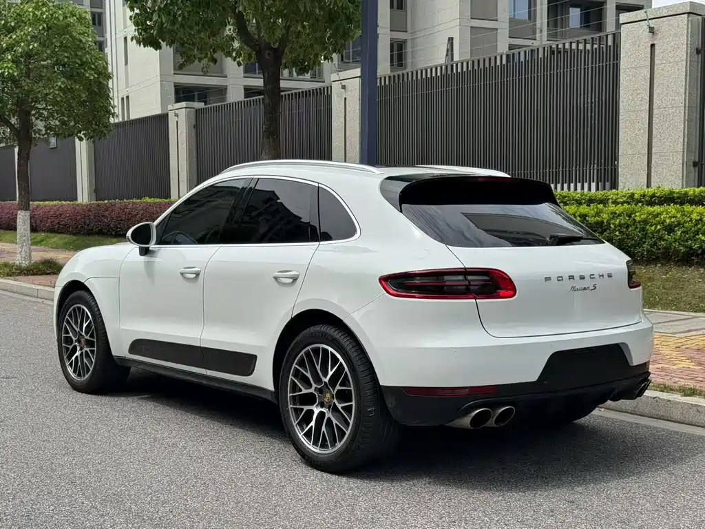 Porsche Macan 2015 — фото 11