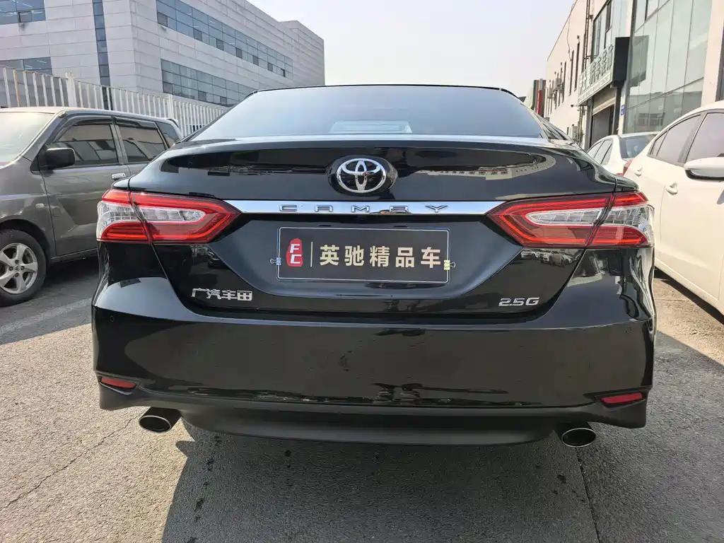 Toyota Camry 2019 — фото 5