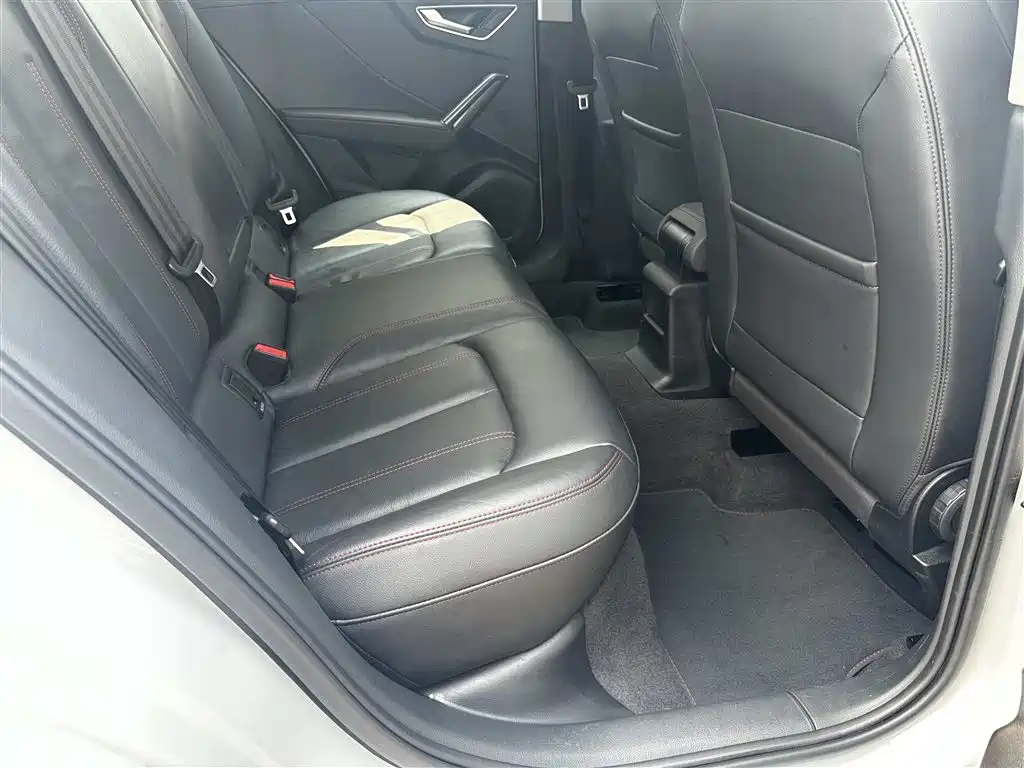 Audi Q2L 2024