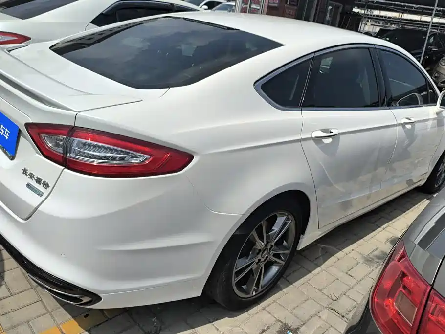 Ford Mondeo 2014 — фото 3