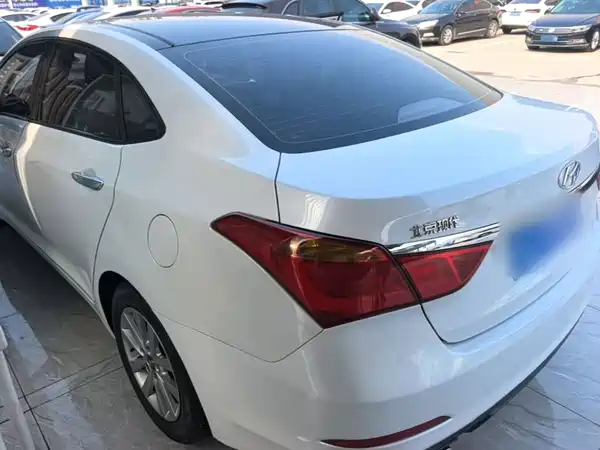 Hyundai Mistra 2015