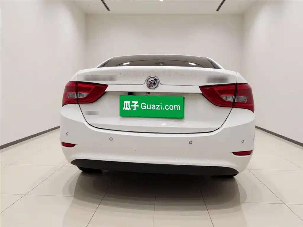 Buick Excelle 2015 — фото 5