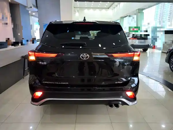Toyota Crown Kluger 2025