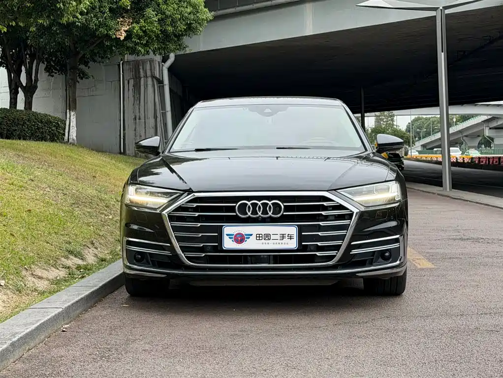 Audi A8 2019 — фото 2