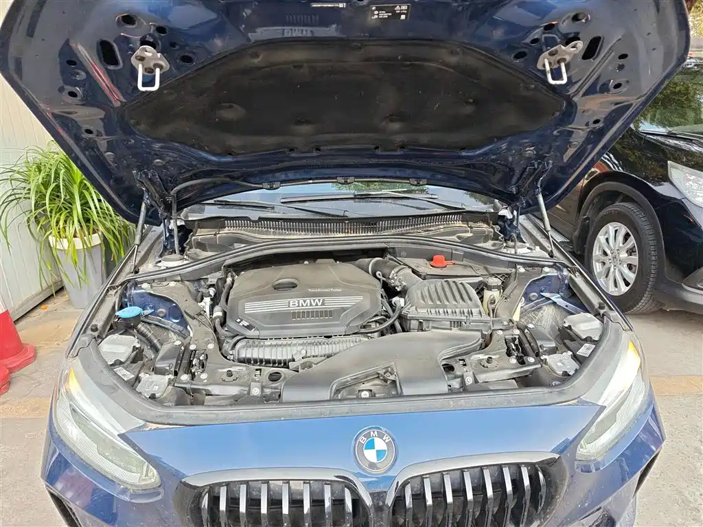 BMW 1 Series 2023 — фото 17