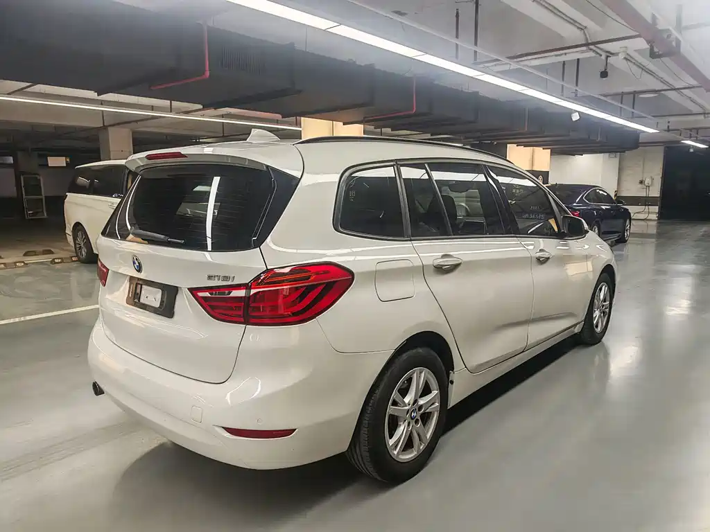 BMW 2 Series Wagon 2018 — фото 5