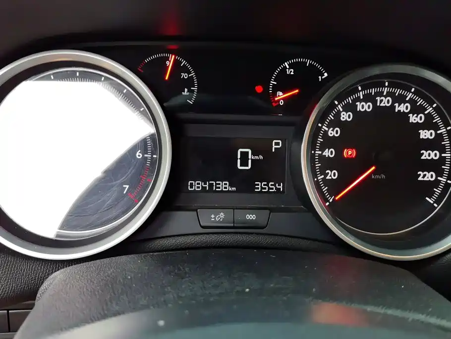 Peugeot 408 2015 — фото 14