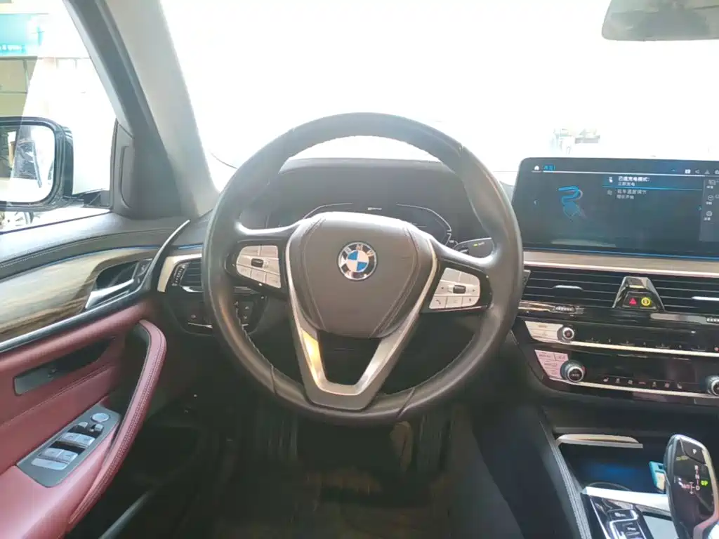 BMW 5 Series New Energy 2023 — фото 11