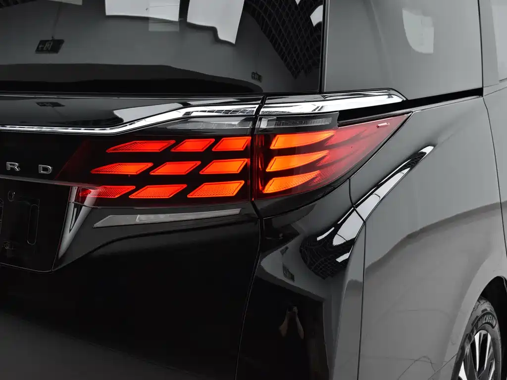 Toyota Alphard 2024 — фото 23