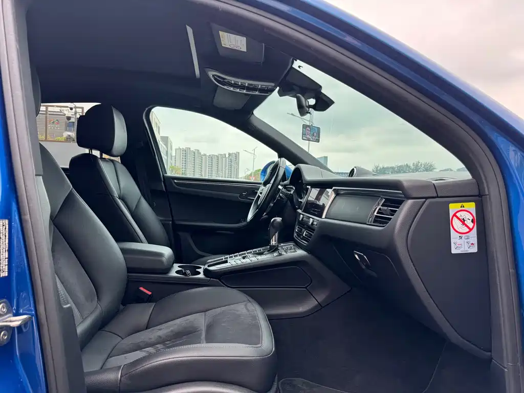 Porsche Macan 2018 — фото 19