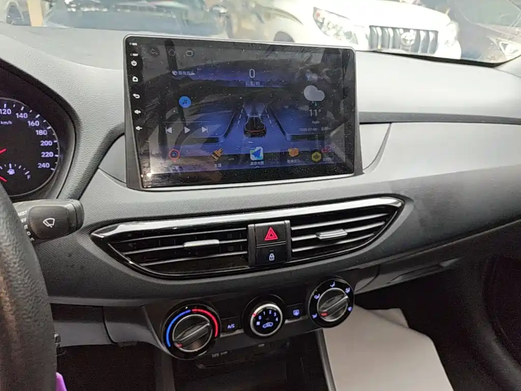 Hyundai Elantra 2022 — фото 13