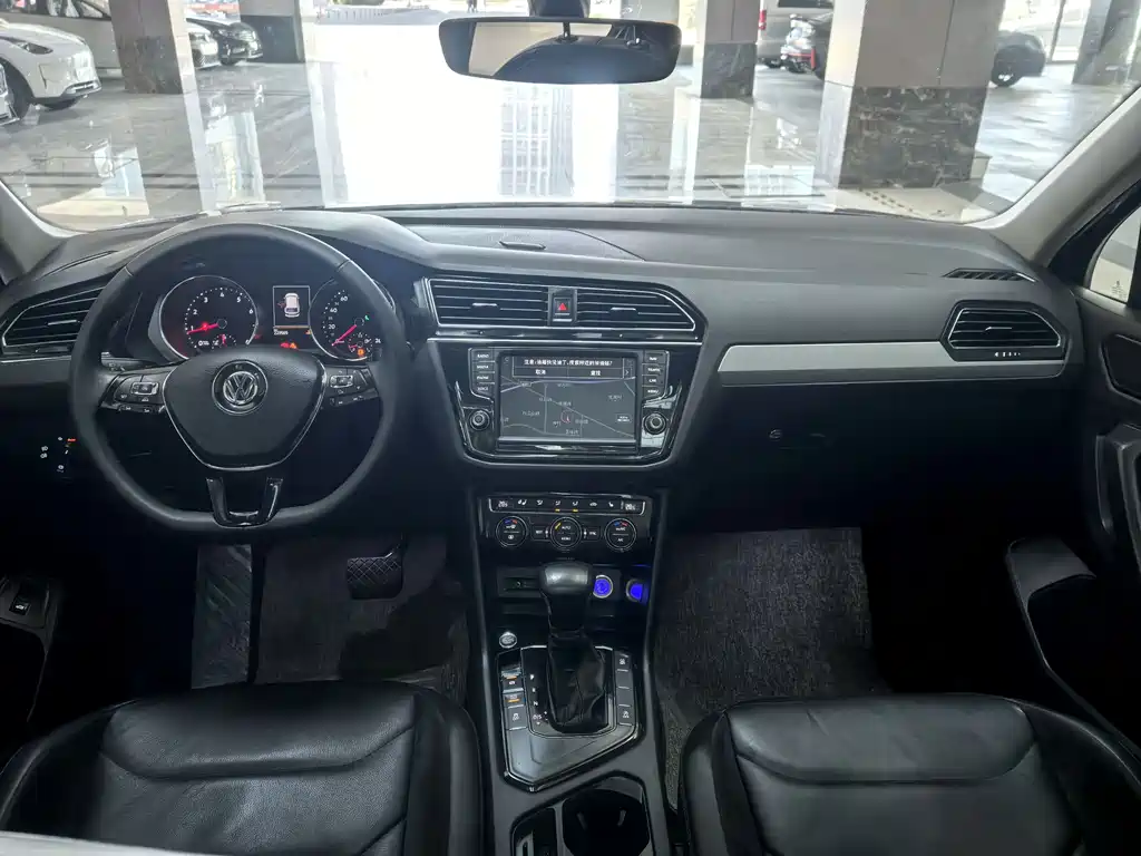 Volkswagen Tiguan L 2018 — фото 15