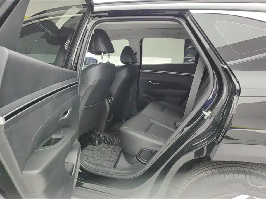 Hyundai Tucson 2023 — фото 11