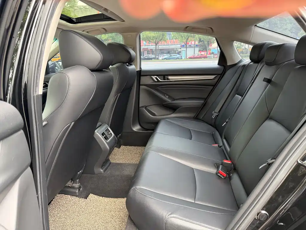 Honda Accord 2021 — фото 10