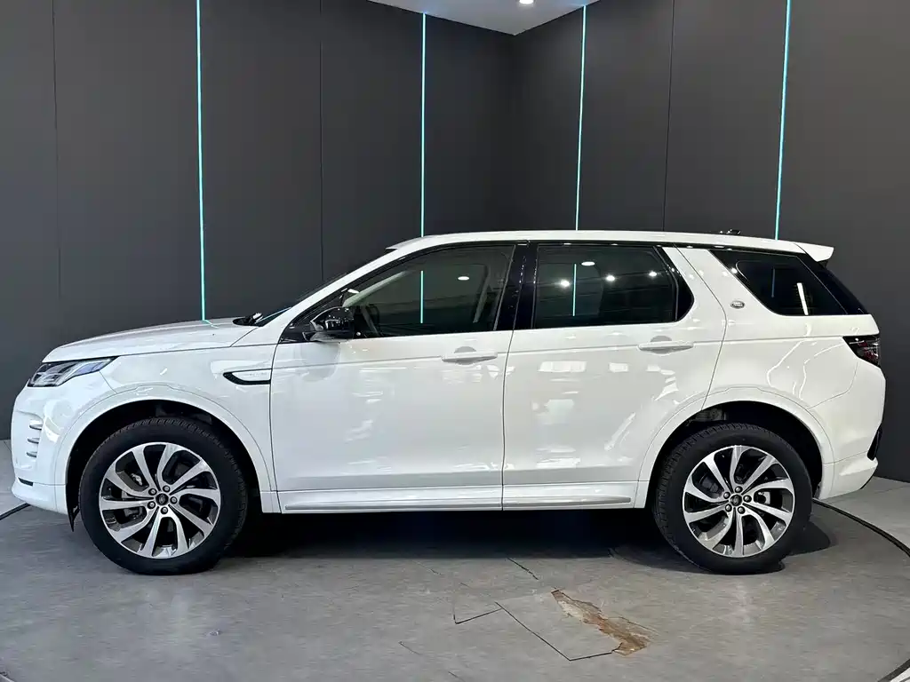 Land Rover Discovery Sport 2024
