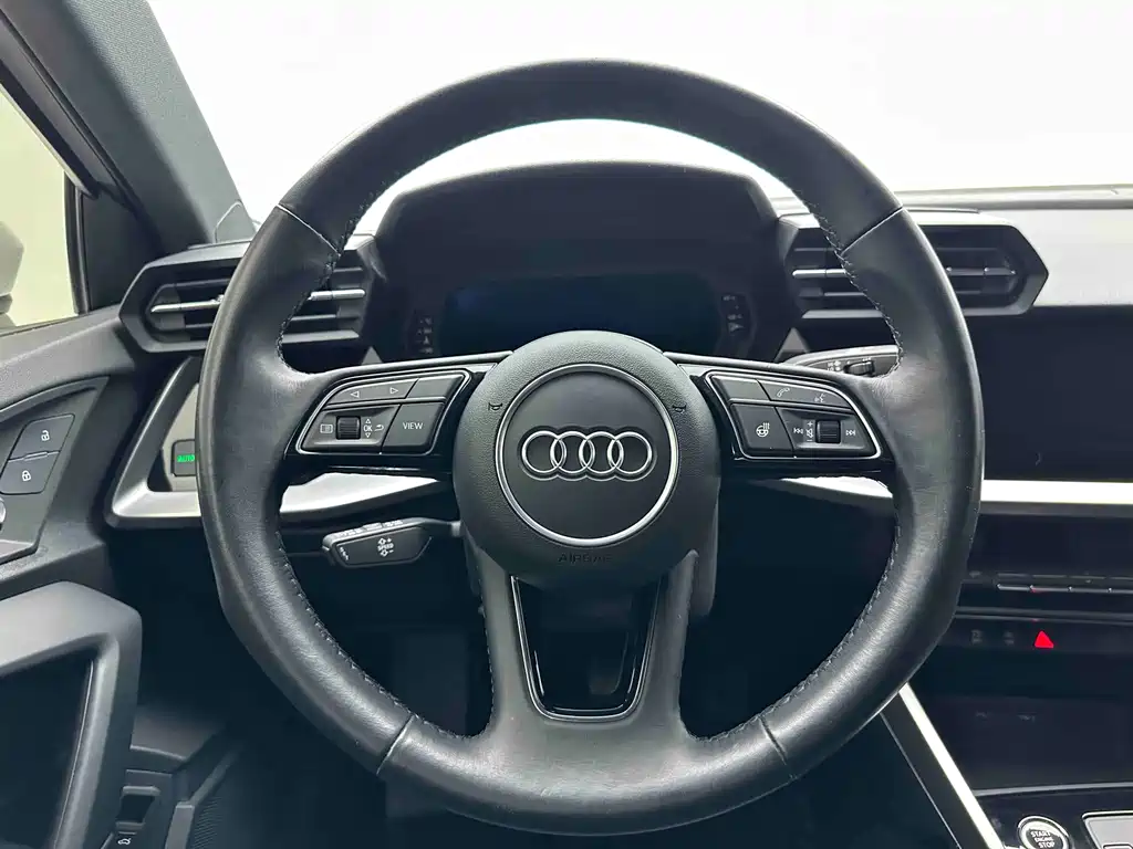 Audi A3 2023 — фото 16