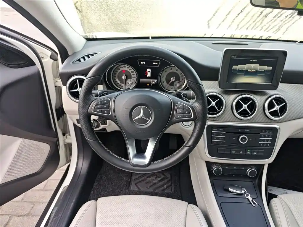 Mercedes-Benz GLA 2017 — фото 11