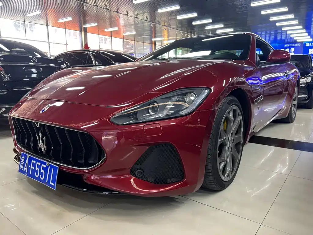 Maserati GranTurismo 2015 — фото 2