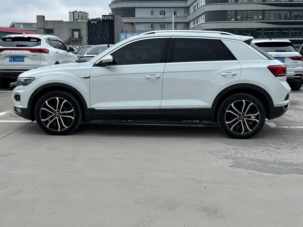 Volkswagen T-Roc 2022 — фото 2