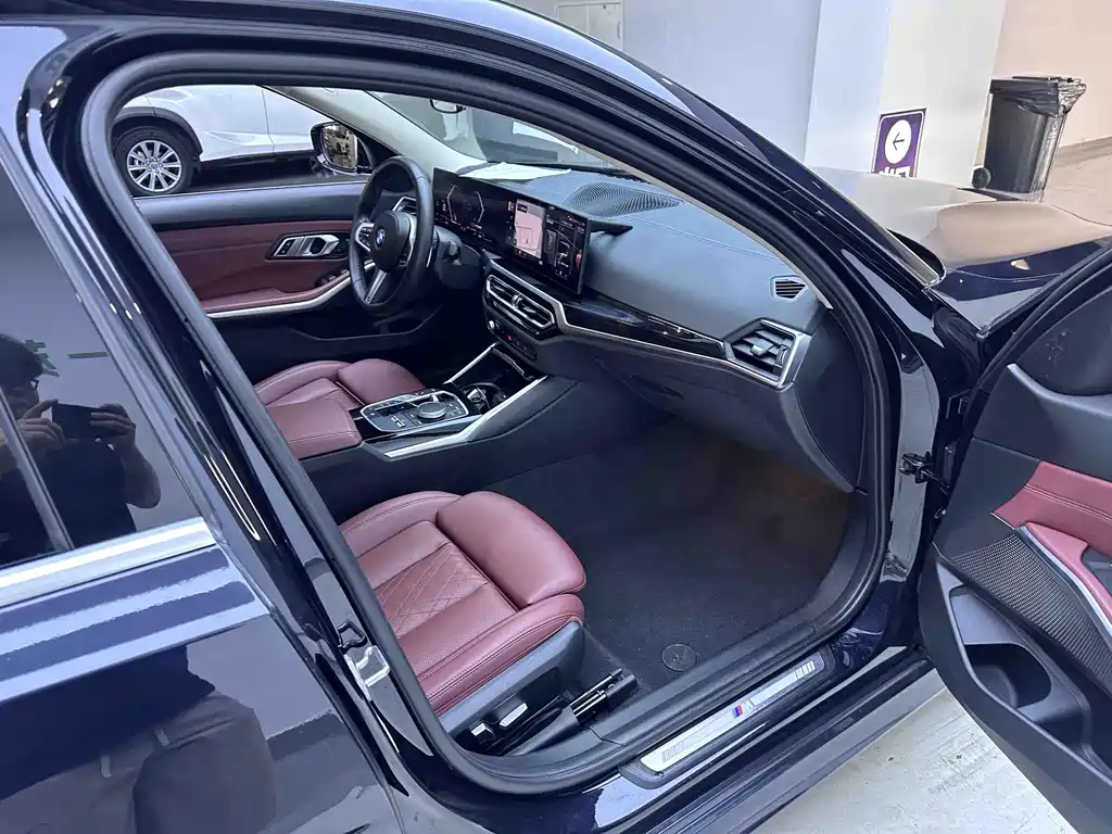 BMW 3 Series 2023 — фото 17