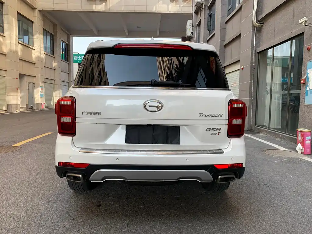 GAC Motor Trumpchi GS8 2017 — фото 16