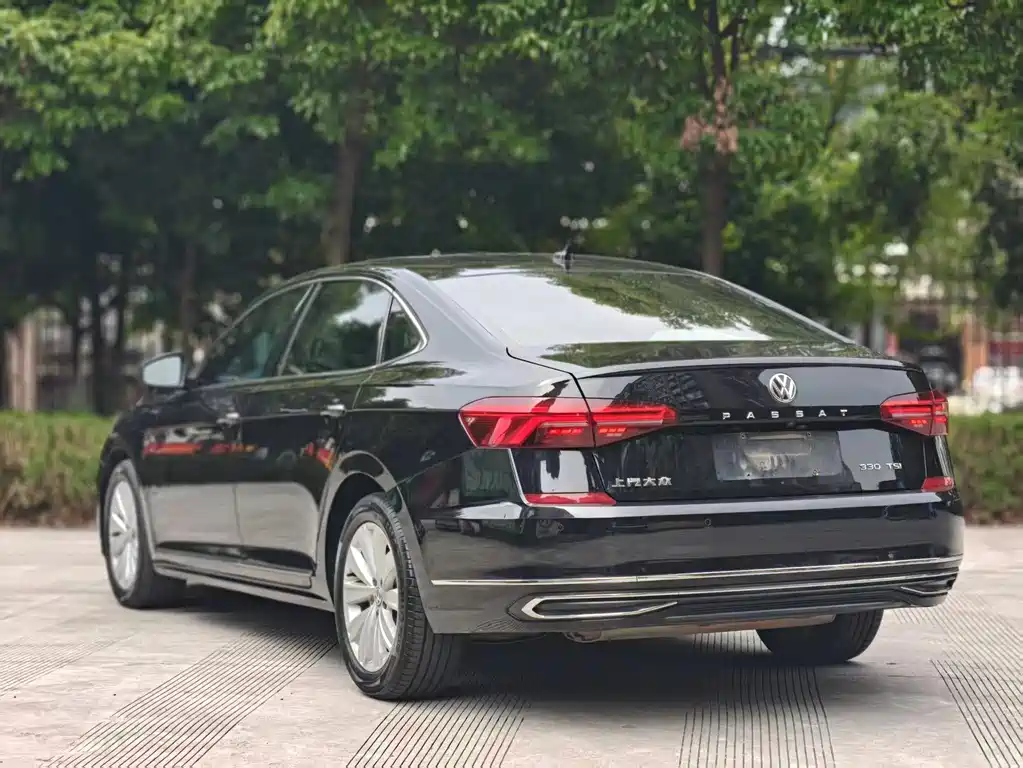 Volkswagen Passat 2020 — фото 12