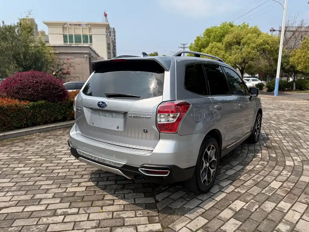 Subaru Forester 2016 — фото 9