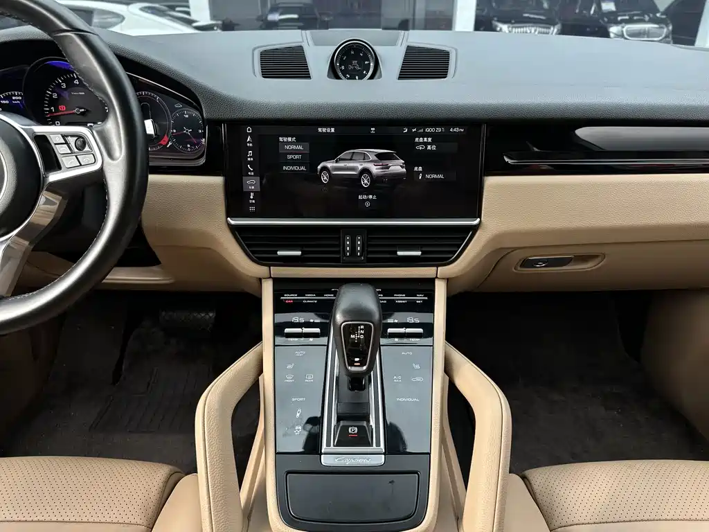 Porsche Cayenne 2018 — фото 13