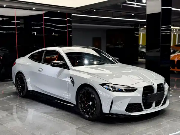 BMW M4 2025