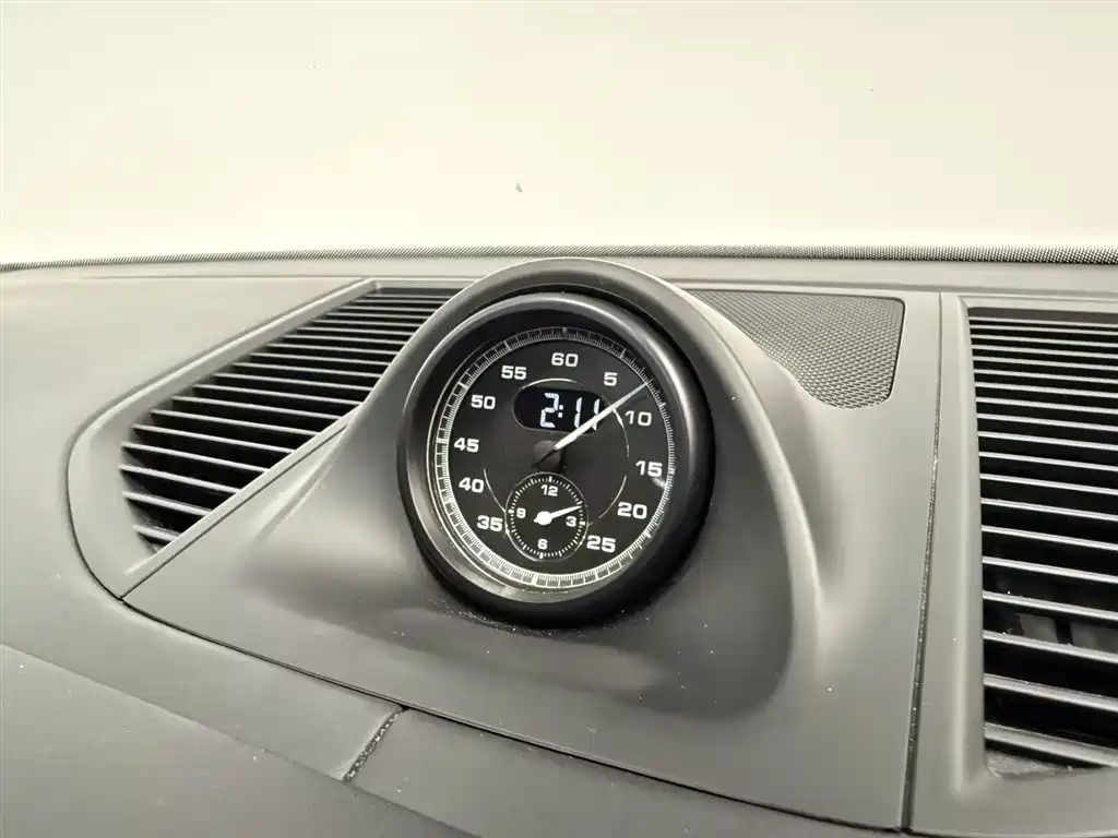 Porsche Macan 2022 — фото 15