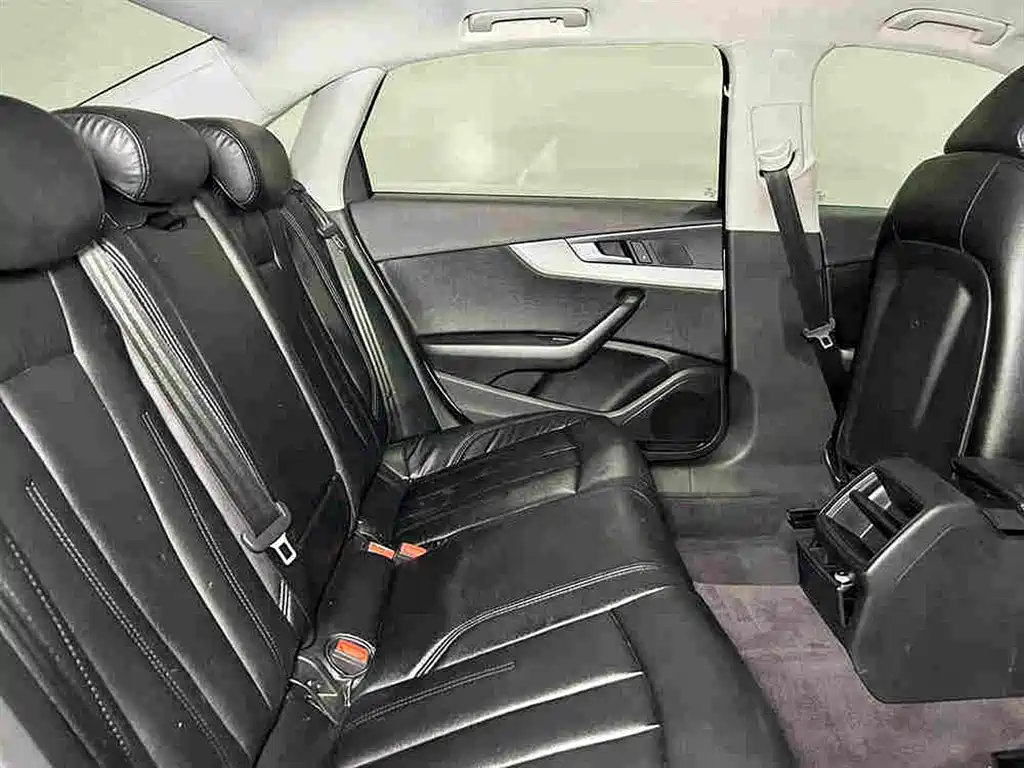 Audi A4L 2018