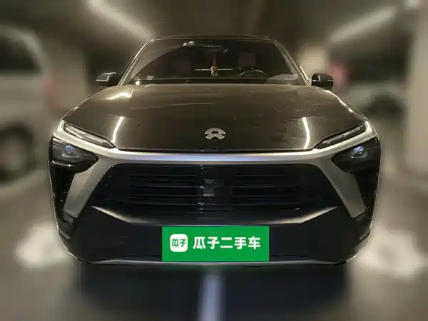 NIO ES8 2021