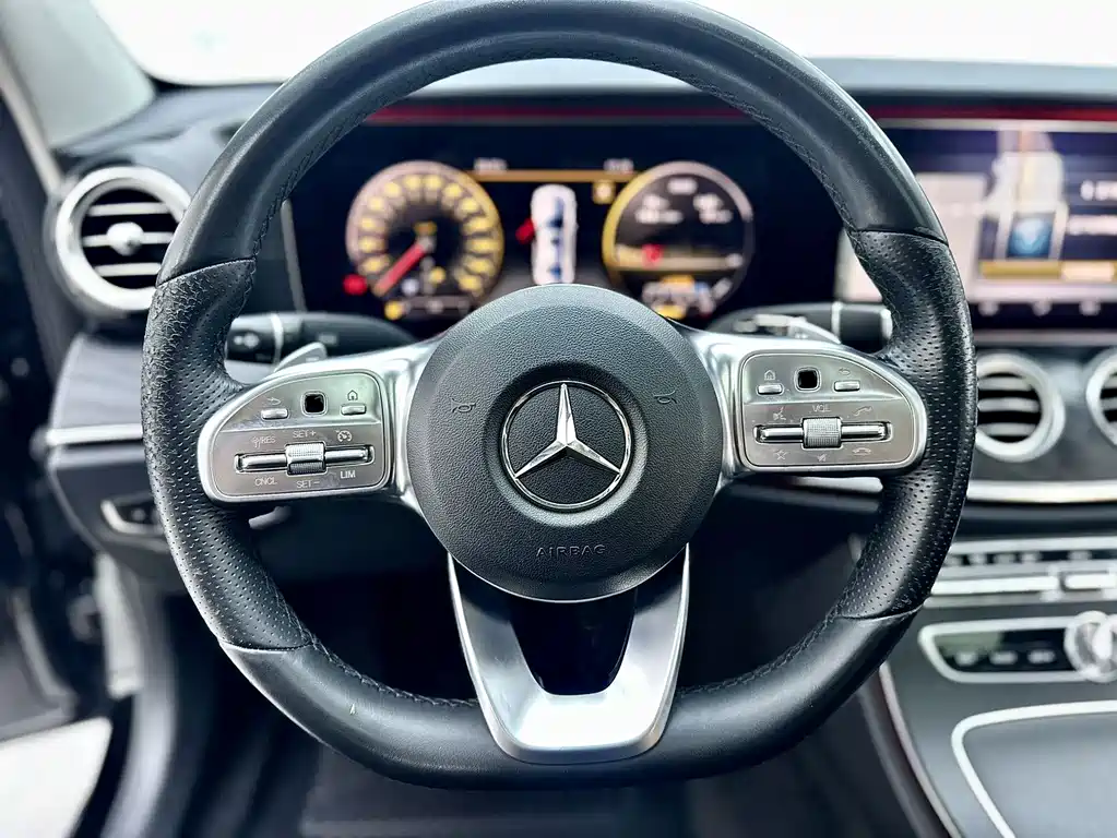 Mercedes-Benz E-Class 2018 — фото 11