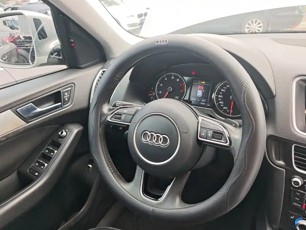 Audi Q5 2017 — фото 11