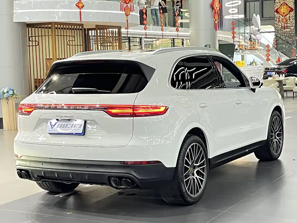 Porsche Cayenne 2021 — фото 8
