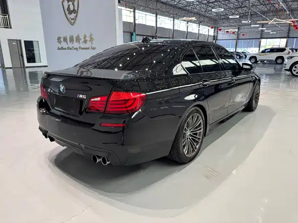 BMW M5 2012