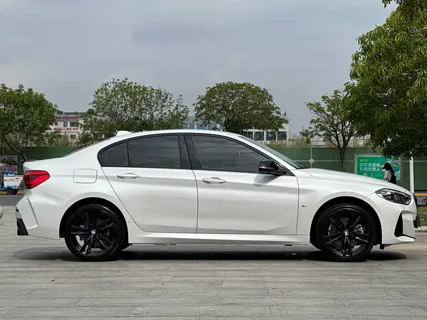 BMW 1 Series 2021