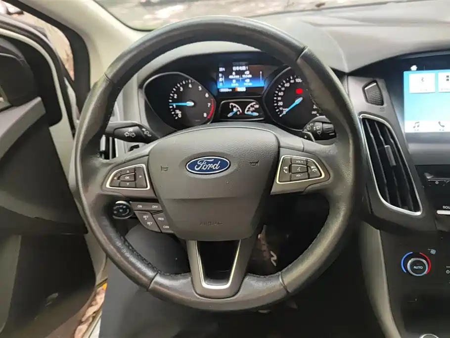 Ford Focus 2017 — фото 15