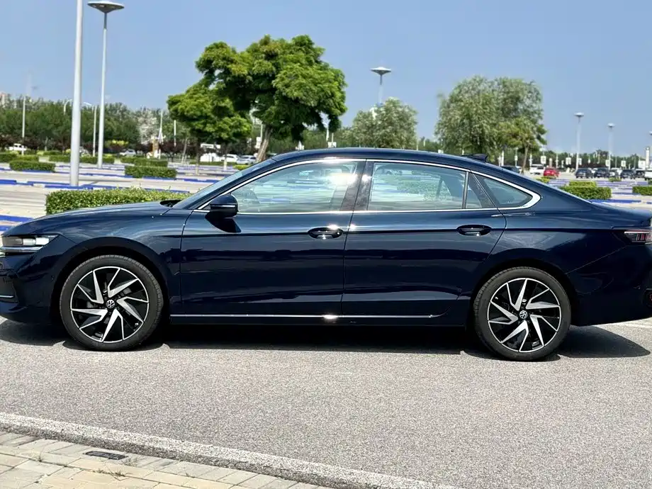 Volkswagen Magotan 2024
