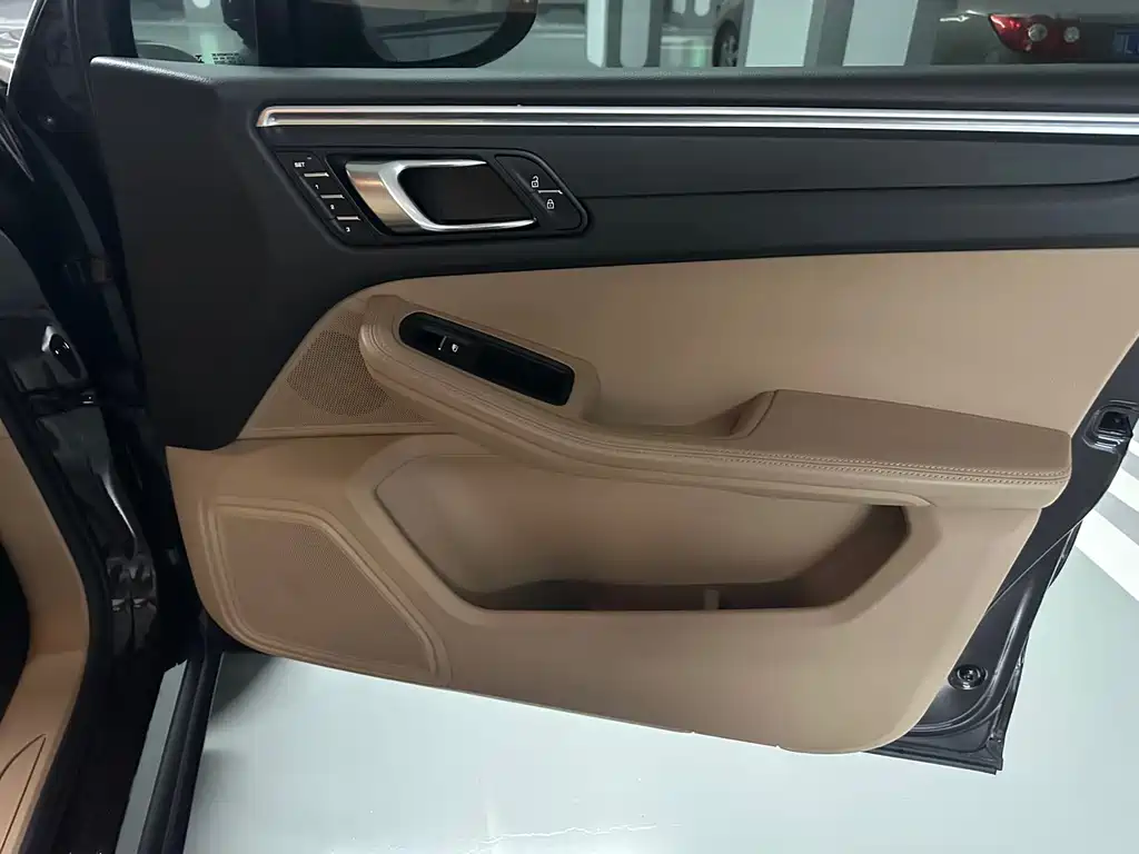 Porsche Macan 2020 — фото 21