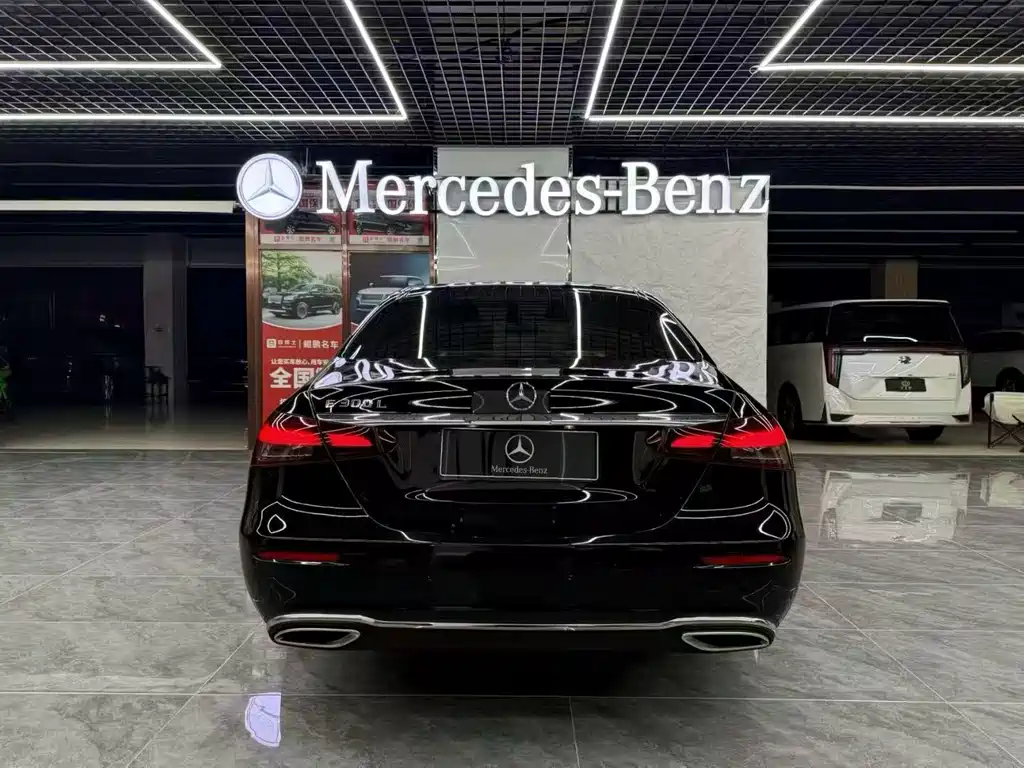 Mercedes-Benz E-Class 2022