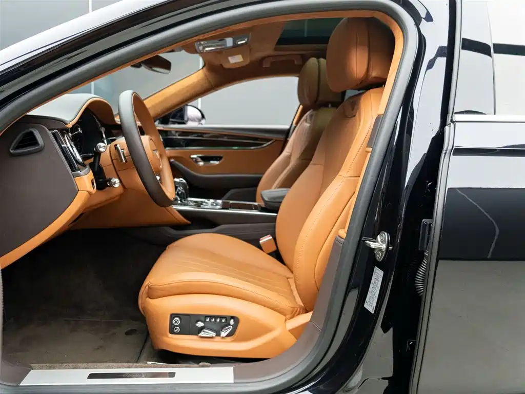 Bentley Flying Spur 2022 — фото 11