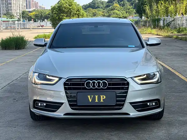 Audi A4L 2015